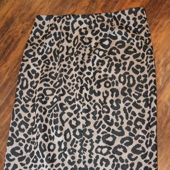 2/$30 🏷 Max Studio Leopoard Print Pencil Skirt Size Small - Picture 3 of 4